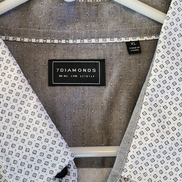 Mens 7 Diamonds button up size XL - Picture 2 of 5